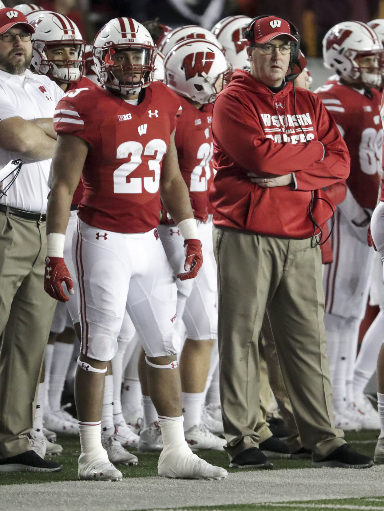 Golden Gophers 37, Badgers 15